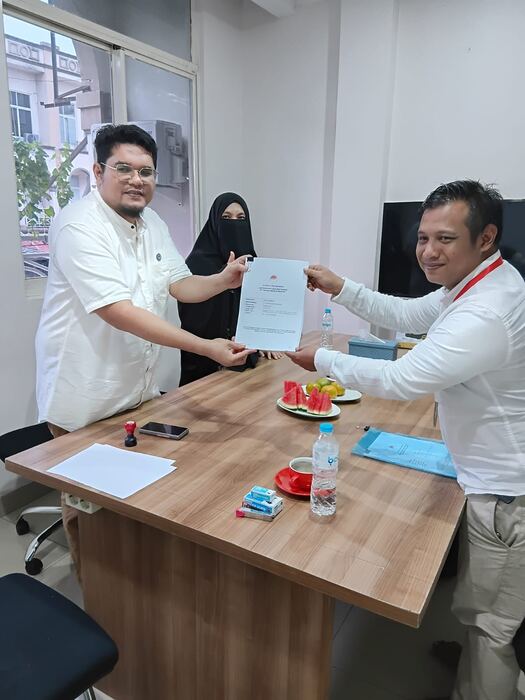 Dokumentasi kegiatan penyerahan dokumen sertifikasi